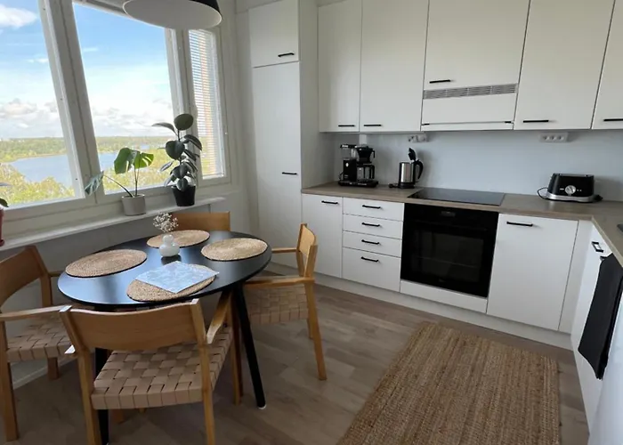 Valoisa Kaksio Merimaisemalla Keskustassa شقة